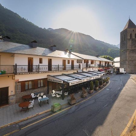 Hostal Los Valles Bielsa Exterior foto