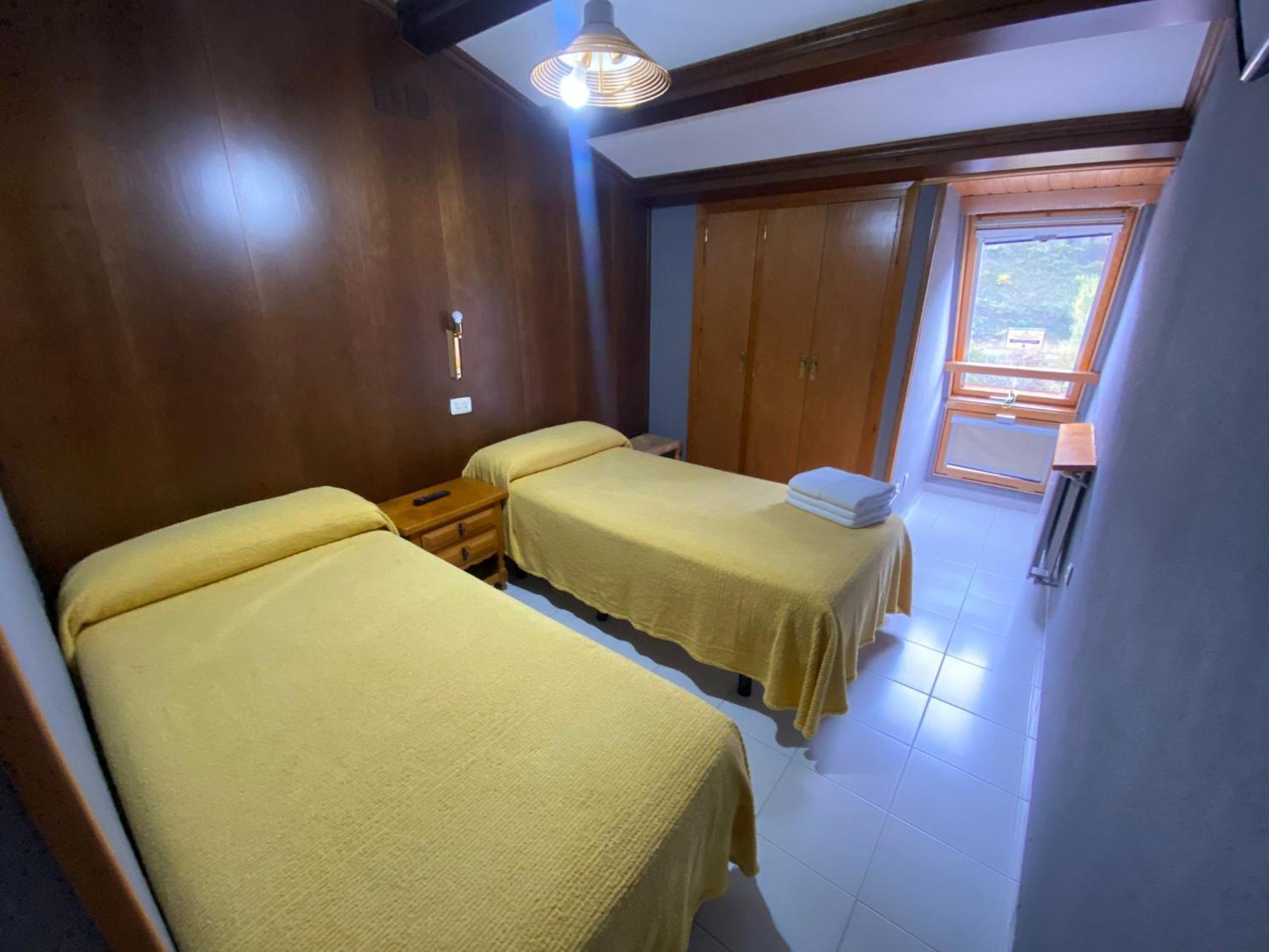 Hostal Los Valles Bielsa Exterior foto