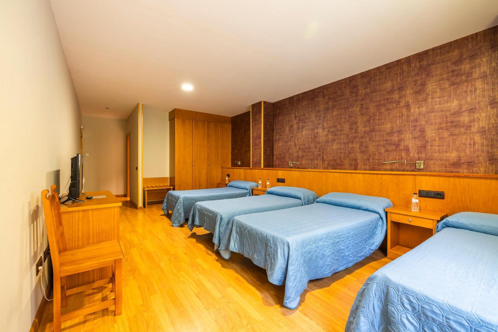 Hostal Los Valles Bielsa Exterior foto